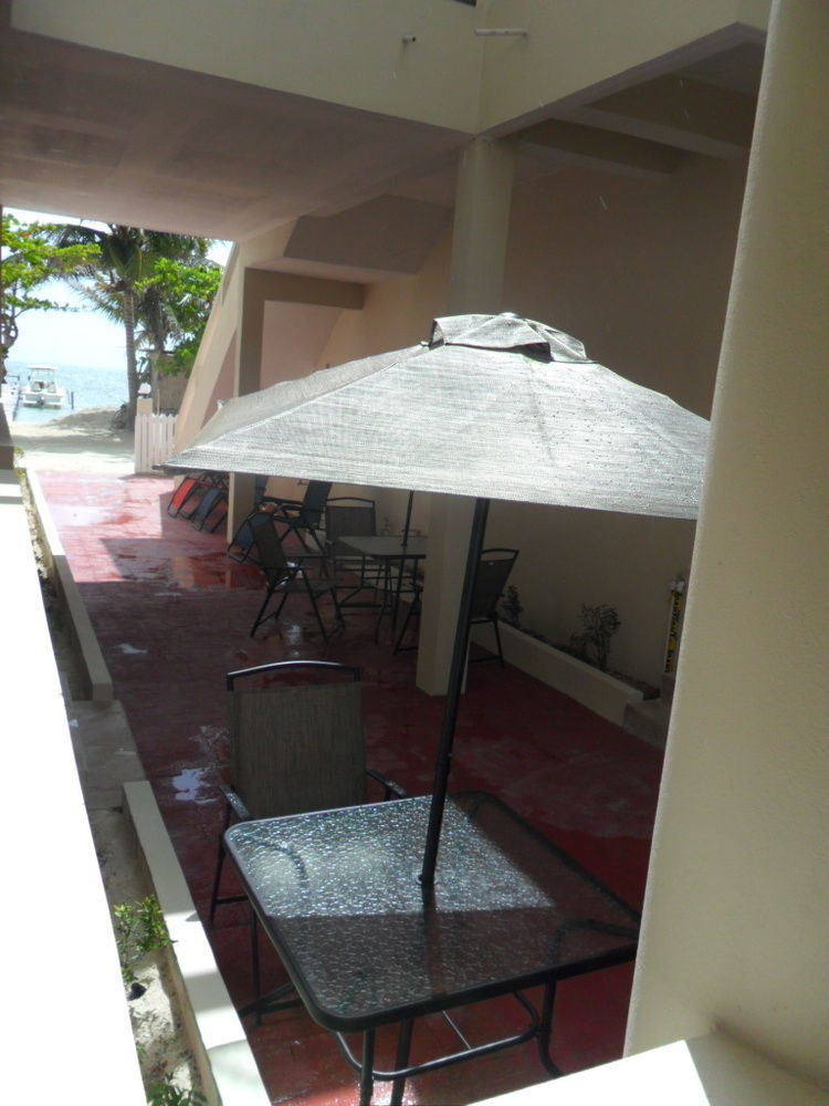 Jans Hotel Caye Caulker Exterior photo