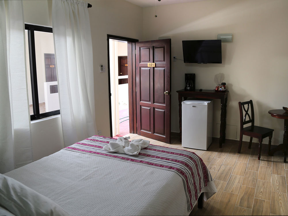 Jans Hotel Caye Caulker Exterior photo